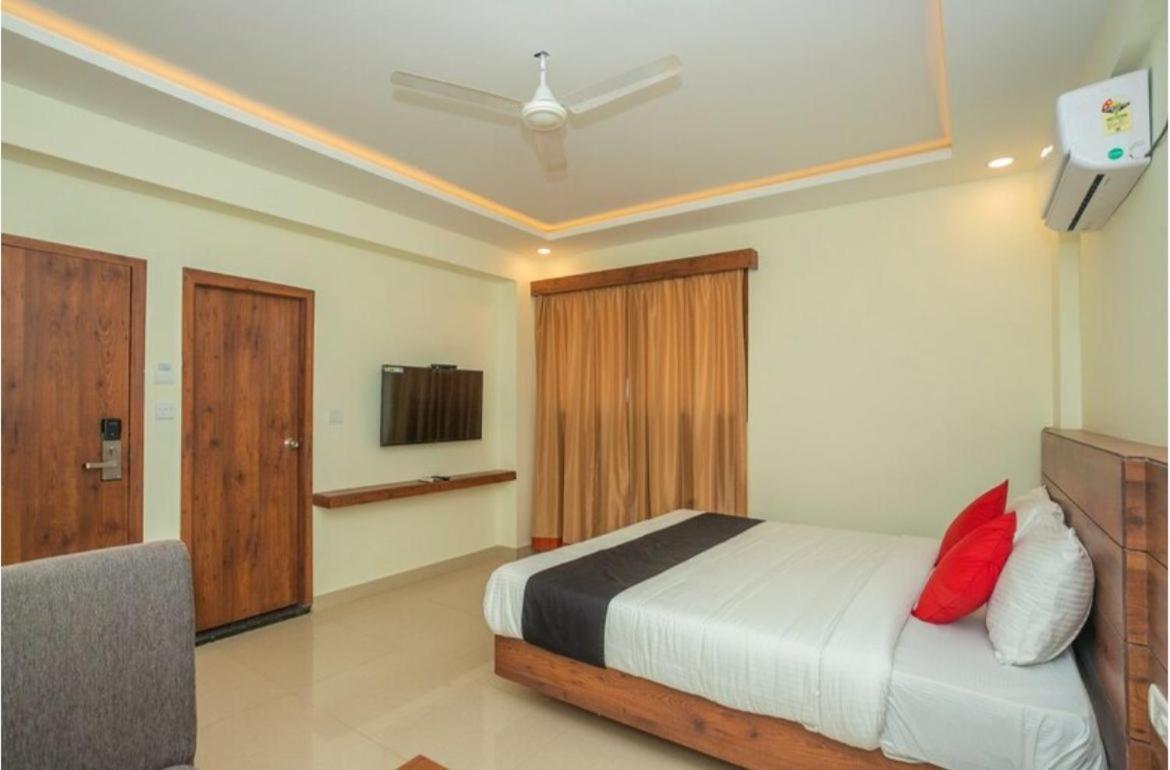 Hotel Savi Inn Bangalore Extérieur photo